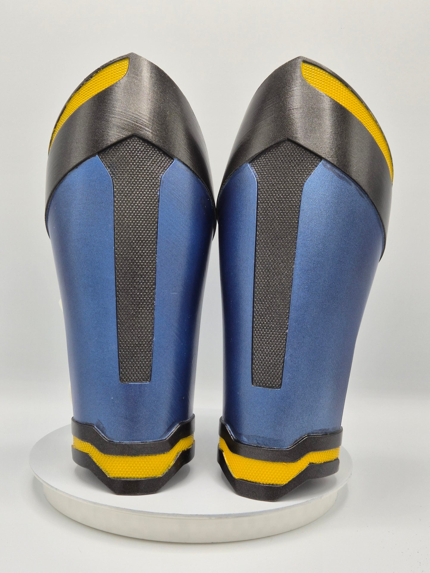 Custom Cosplay Gauntlets with Magnetic Closures