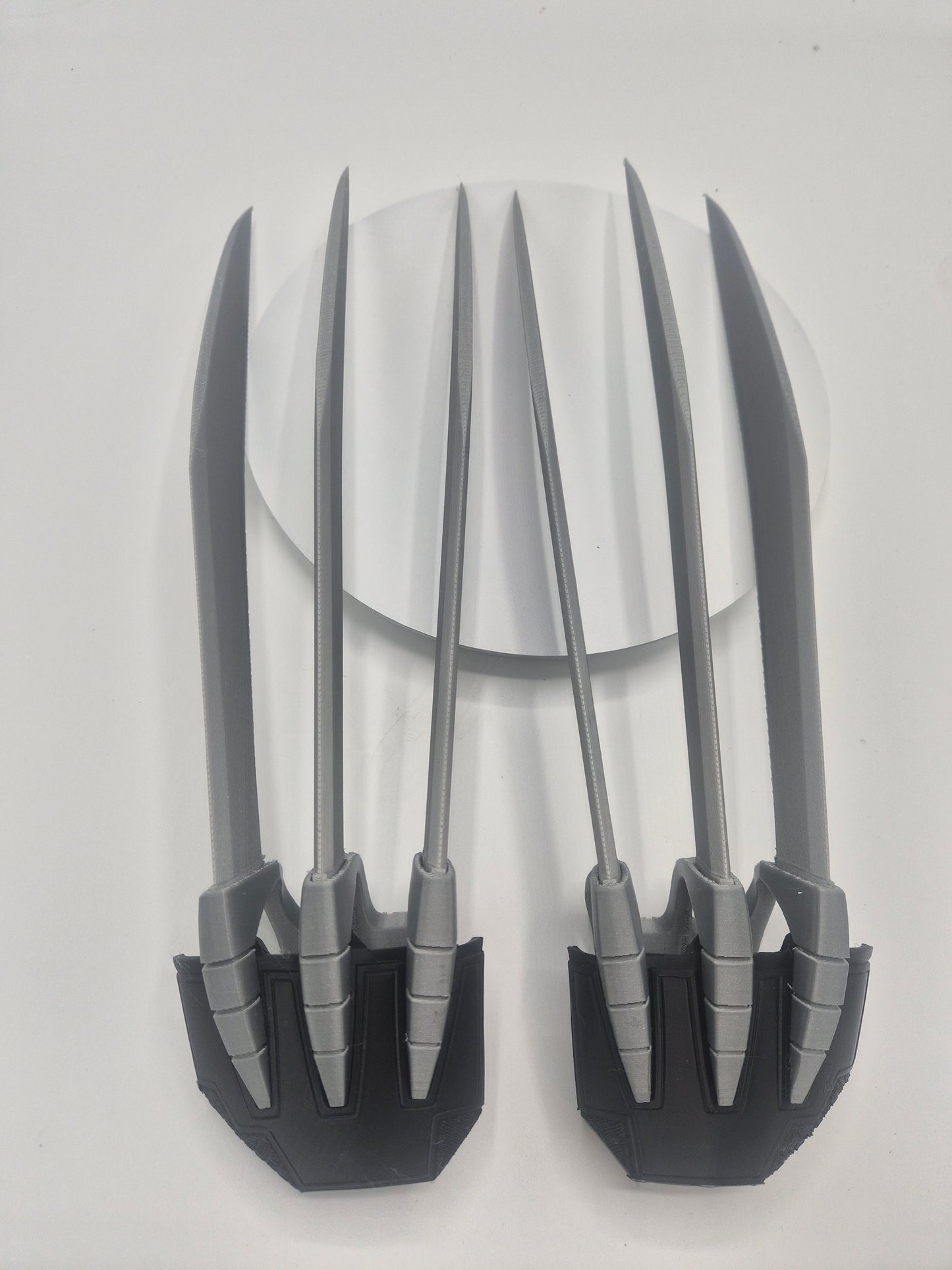 Cosplay Claws with Gripper & Backplate - 3D Printed Superhero / Halloween Accessory