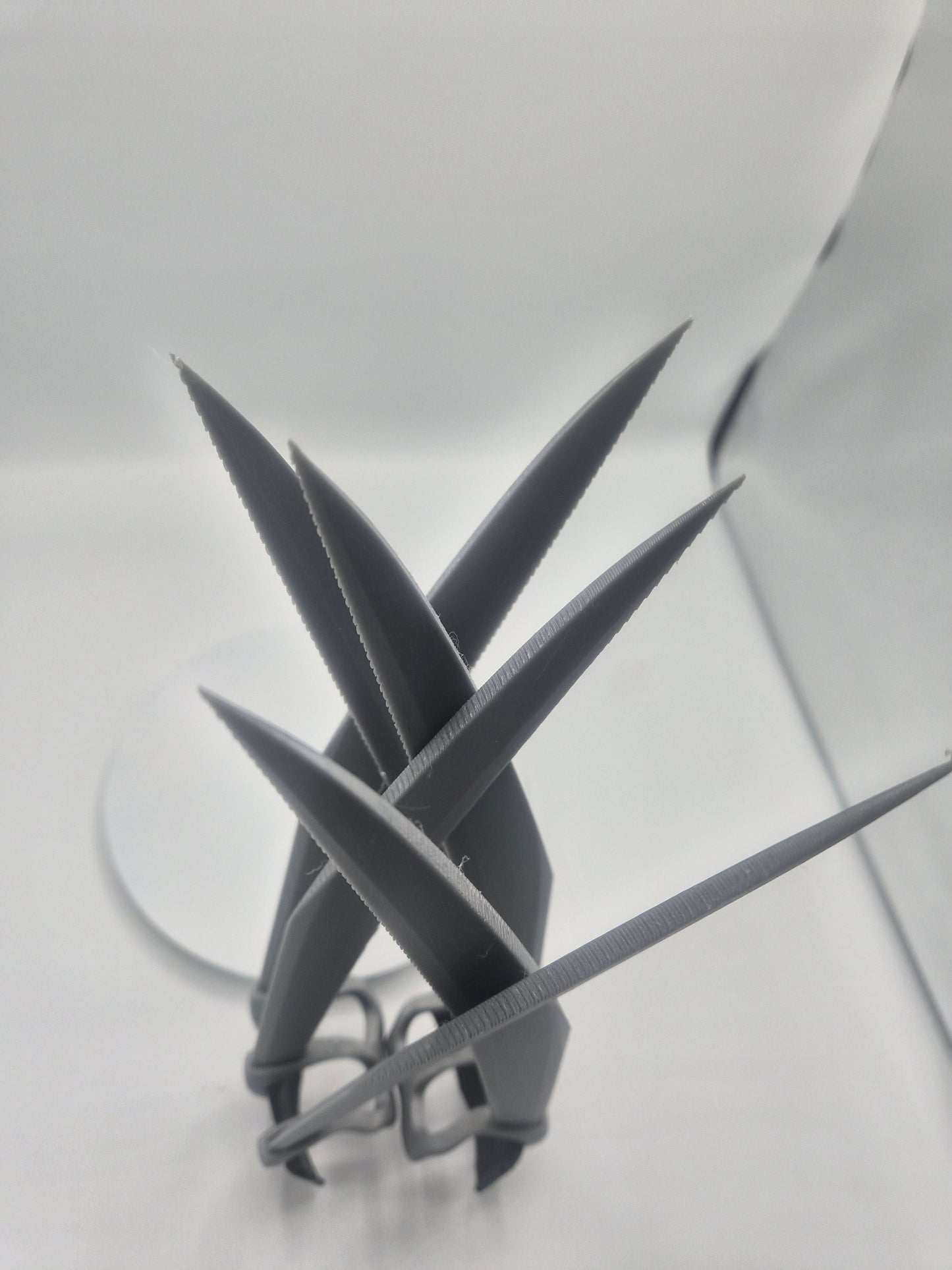 Cosplay Claws with Gripper & Backplate - 3D Printed Superhero / Halloween Accessory