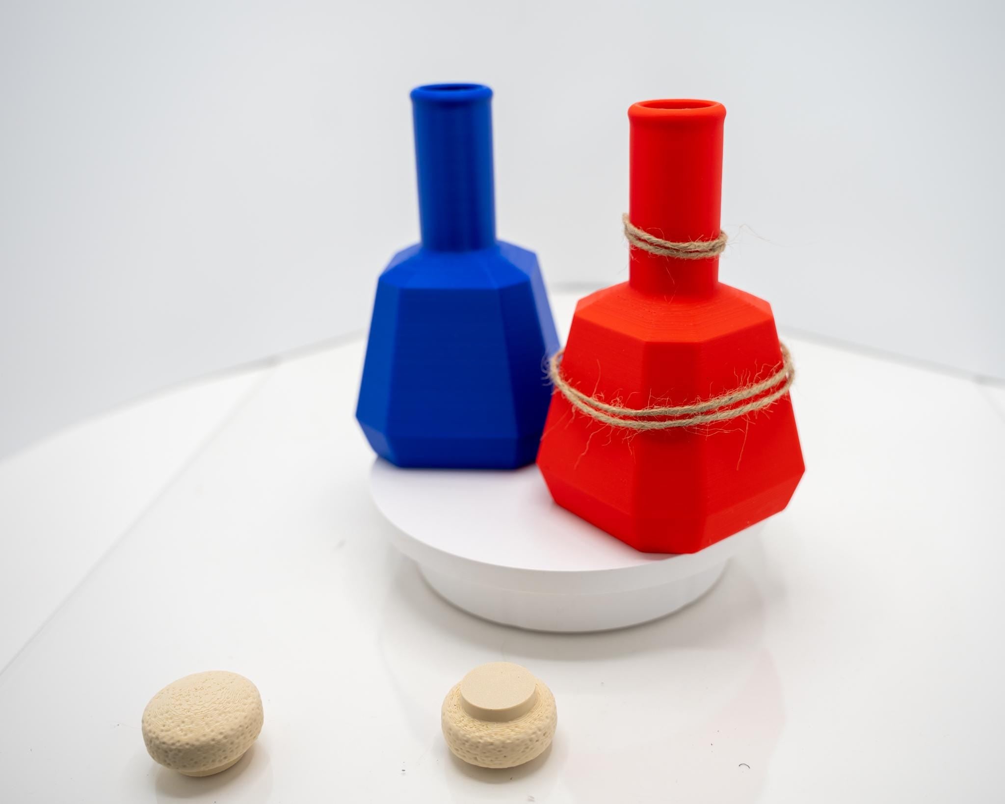 Skyrim Minor Potion Prop | 3D Printed Dice Holder, Stash Container (Faux Cork Top)