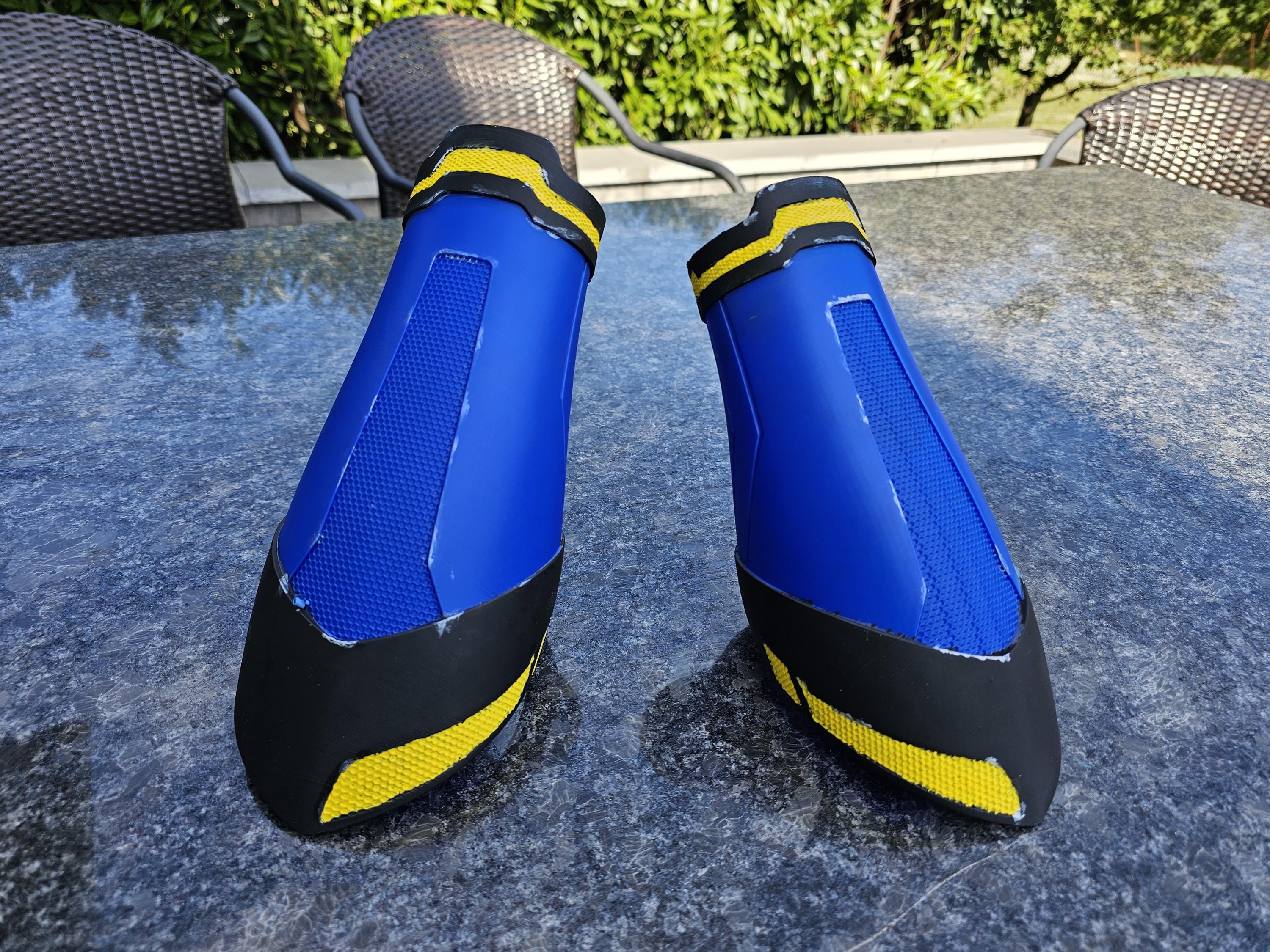 Wolverine Gauntlets - Wolverine & Deadpool (Magnetic Closures) - Custom Sizing!