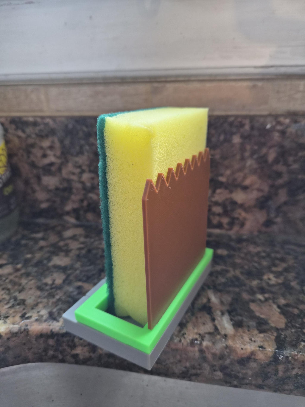 Homer Simpson Hedge Meme Sponge Holder: 3D-Printed Kitchen Decoration
