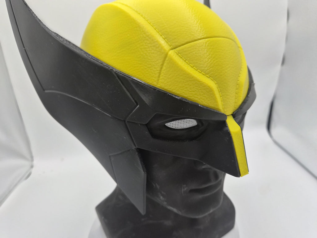 Wolverine 2026 PS5 Imsomniac Cowl - 3D Printed Helmet / Mask!  Custom Sizing!