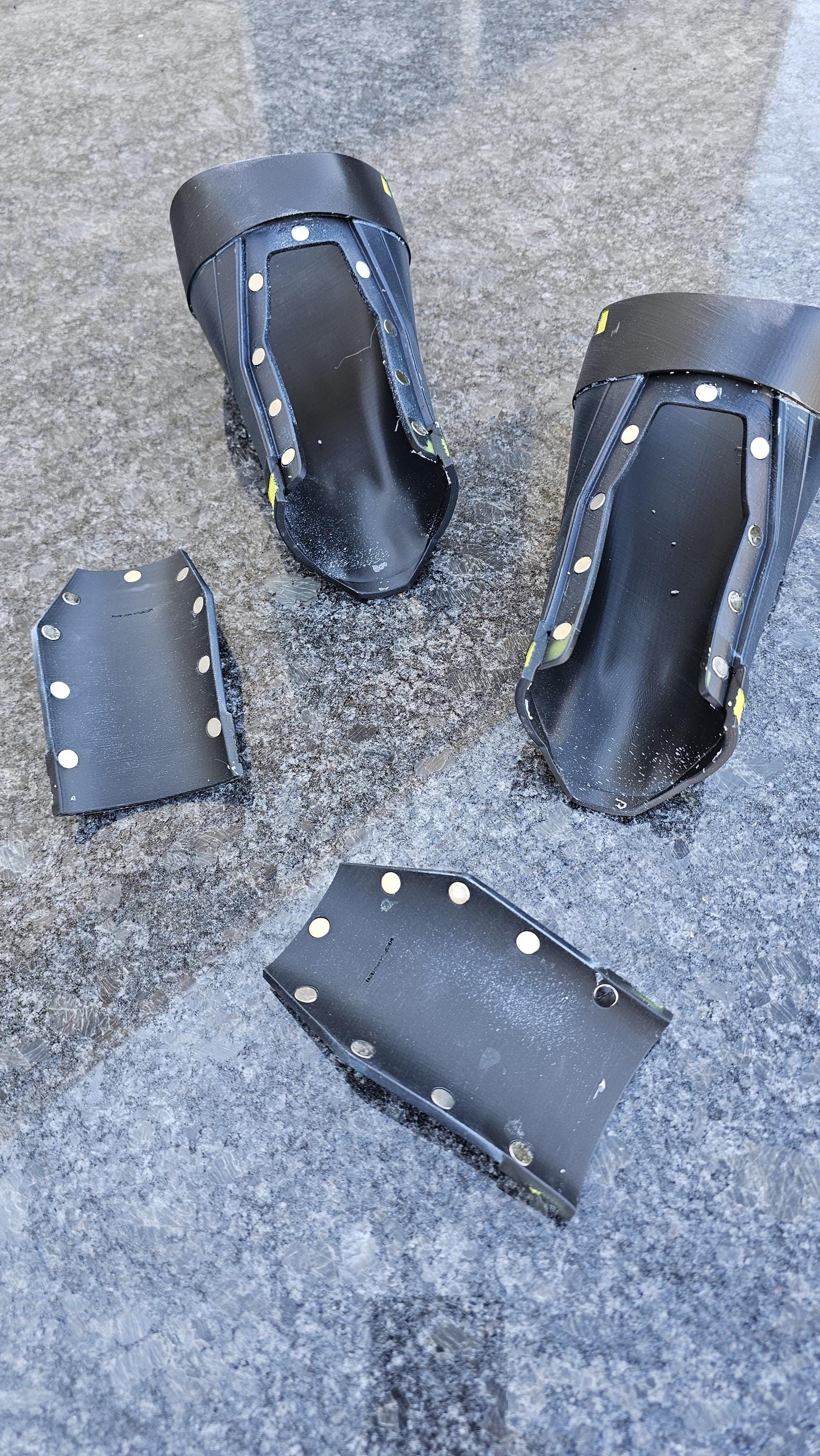 Wolverine Gauntlets - Wolverine & Deadpool (Magnetic Closures) - Custom Sizing!