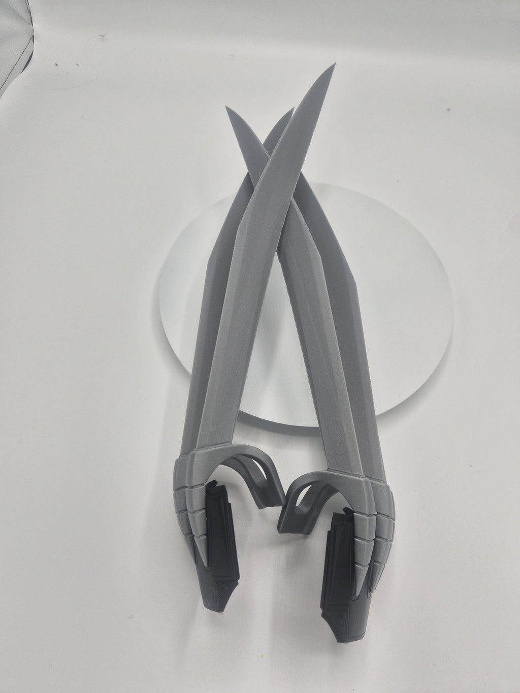 Wolverine Claws with Gripper & Backplate - 3D Printed Cosplay / Halloween