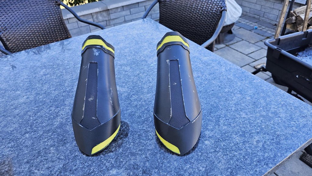 Wolverine Gauntlets - Wolverine & Deadpool (Magnetic Closures) - Custom Sizing!
