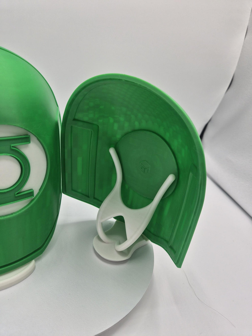 Guy Gardner Lantern Corps Shoulder Pauldrons – Cosplay Pads